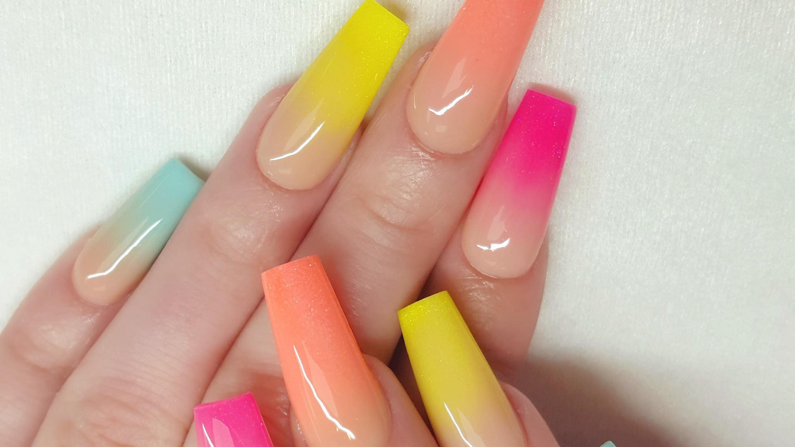 Nirvana Nail Spa Hollytree logo